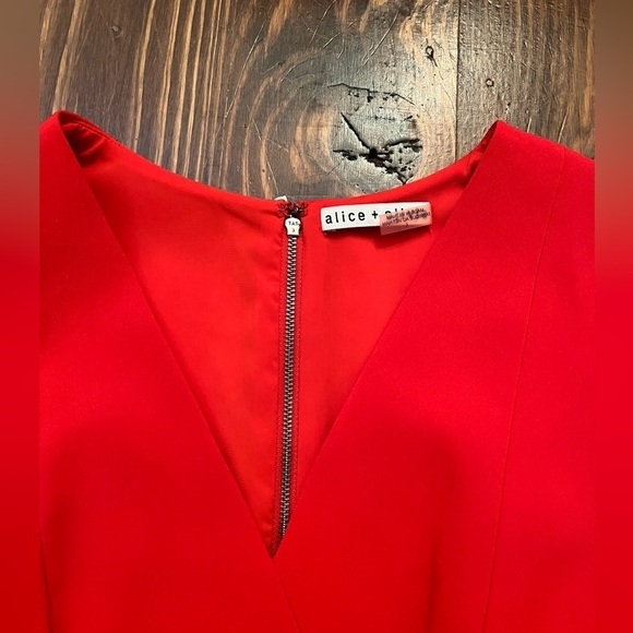 ALICE + OLIVIA Lennon Surplice Sleeveless Side Zip Mini Cocktail Dress - Picture 9 of 11